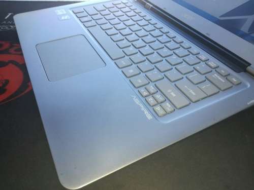 *BEAUTIFUL*ACER ASPIRE S3*ULTRABOOK*i5-2467m*4GB RAM*20GB SSD*320GB HDD*HD DISPLAY*